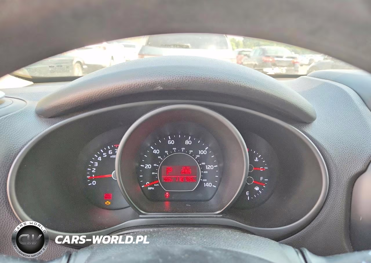 2015 Kia Soul + VIN:KNDJP3A51F7114830 - 9