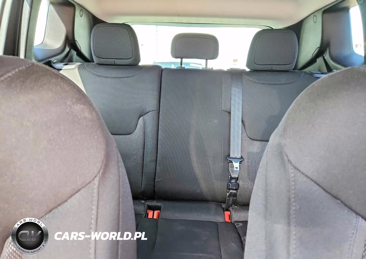 2016 Jeep Renegade Sport VIN:ZACCJAAT0GPD40360 - 10