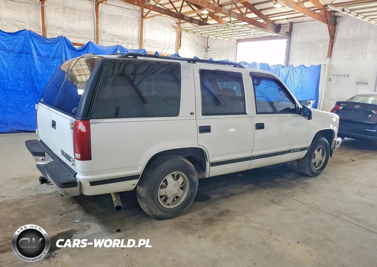 1996 Chevrolet Tahoe C1500 VIN:1GNEC13R4TJ308646 - 3