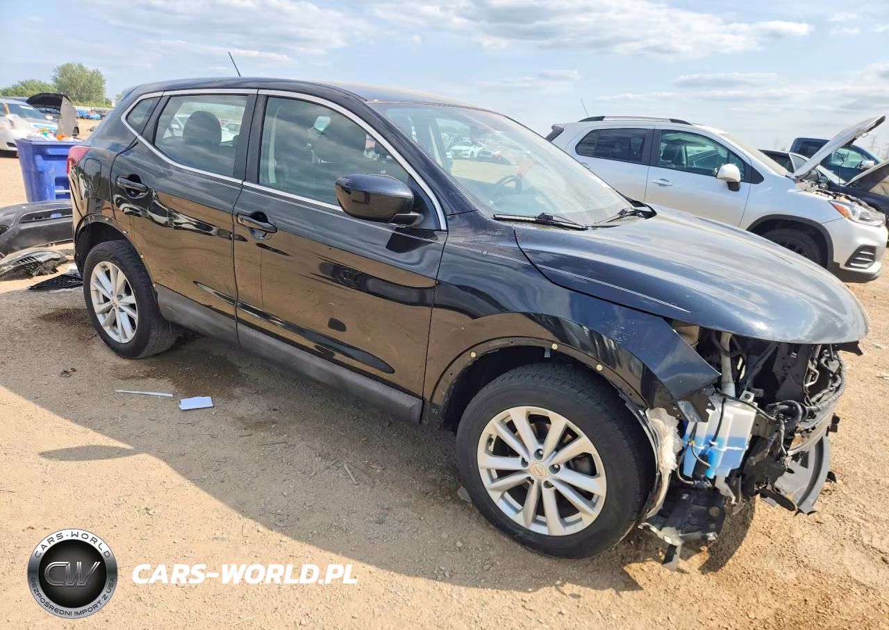 2017 Nissan Rogue Sport S VIN:JN1BJ1CR5HW113394 - 4