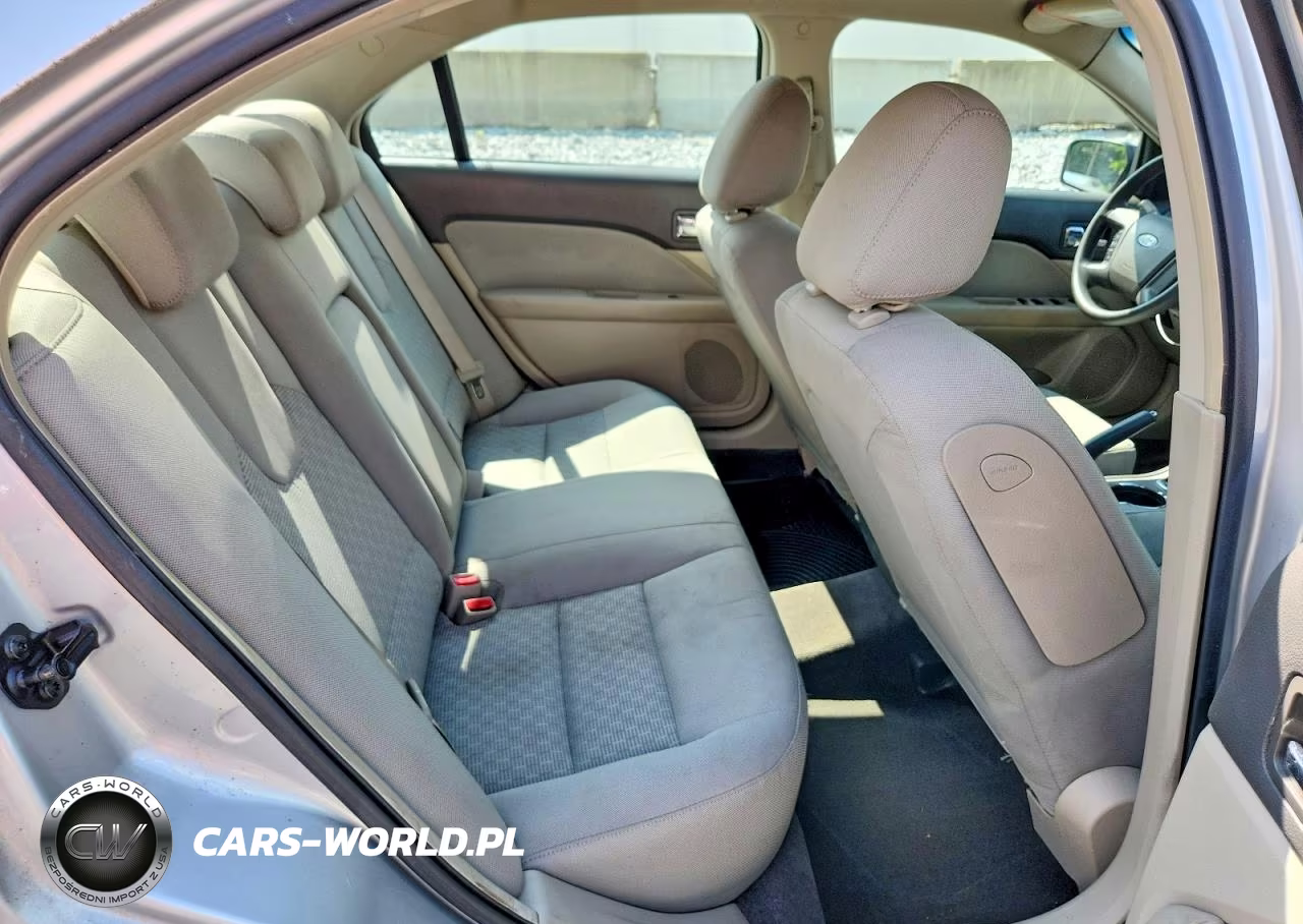 2010 Ford Fusion S VIN:3FAHP0GA3AR208488 - 10