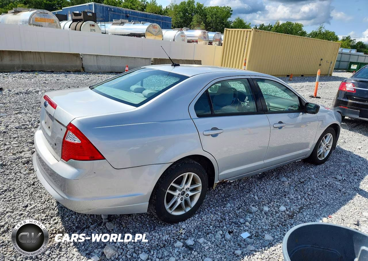 2010 Ford Fusion S VIN:3FAHP0GA3AR208488 - 3