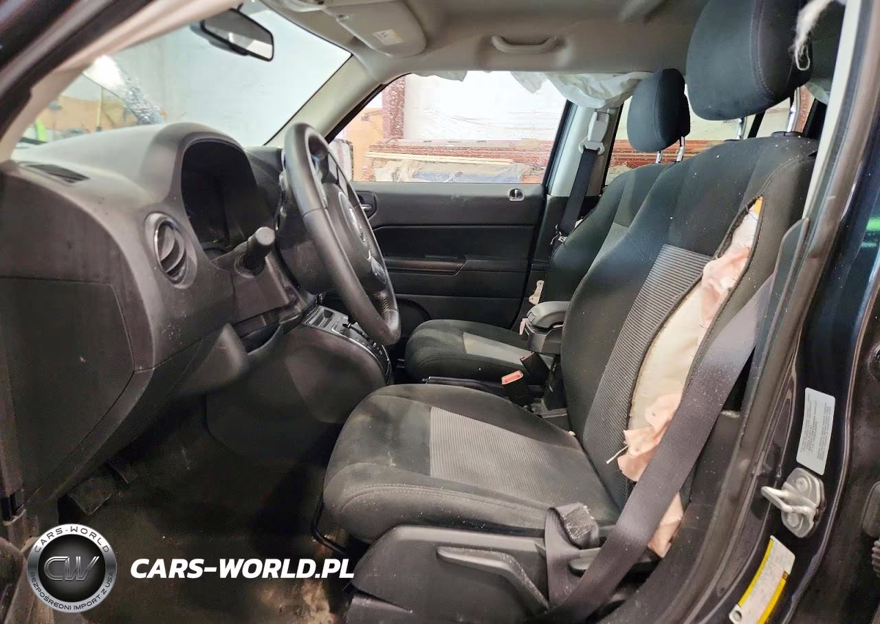 2015 Jeep Patriot Latitude VIN:1C4NJRFB0FD271142 - 7