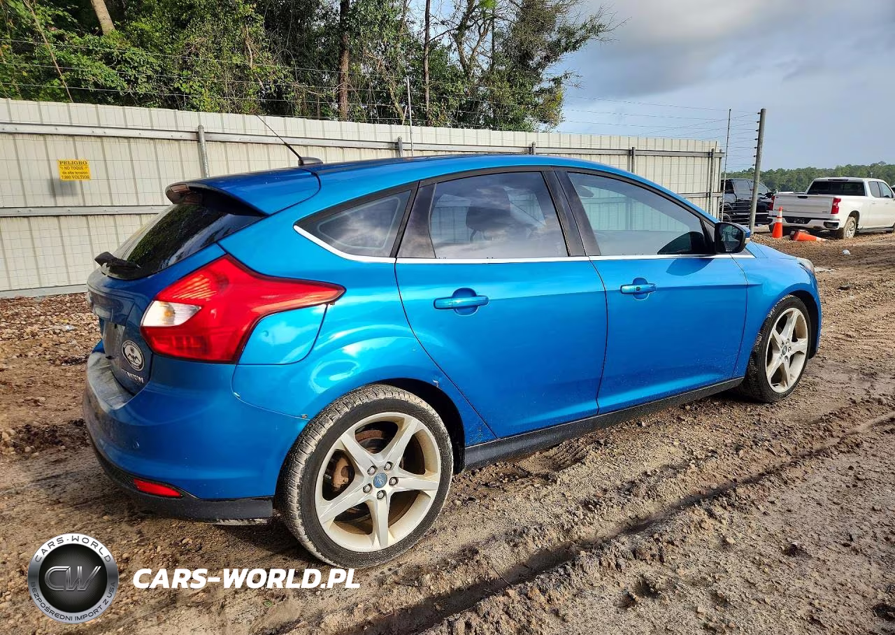 2012 Ford Focus Titanium VIN:1FAHP3N24CL273431 - 3