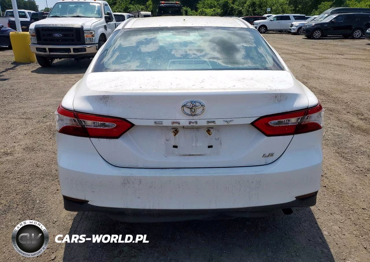 2018 Toyota Camry Le VIN:4T1B11HK0JU641494 - 6