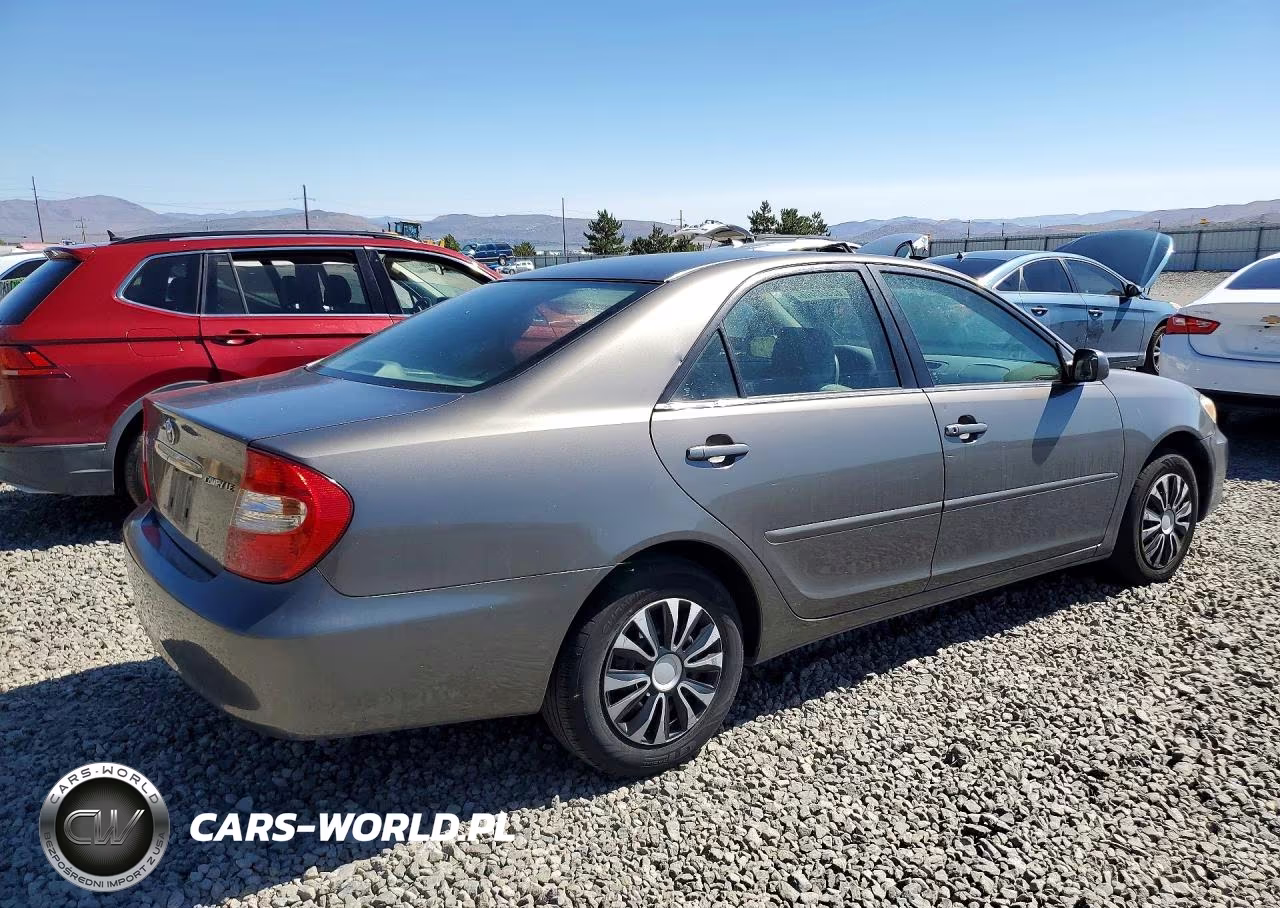2003 Toyota Camry Le VIN:4T1BE32K13U682826 - 3
