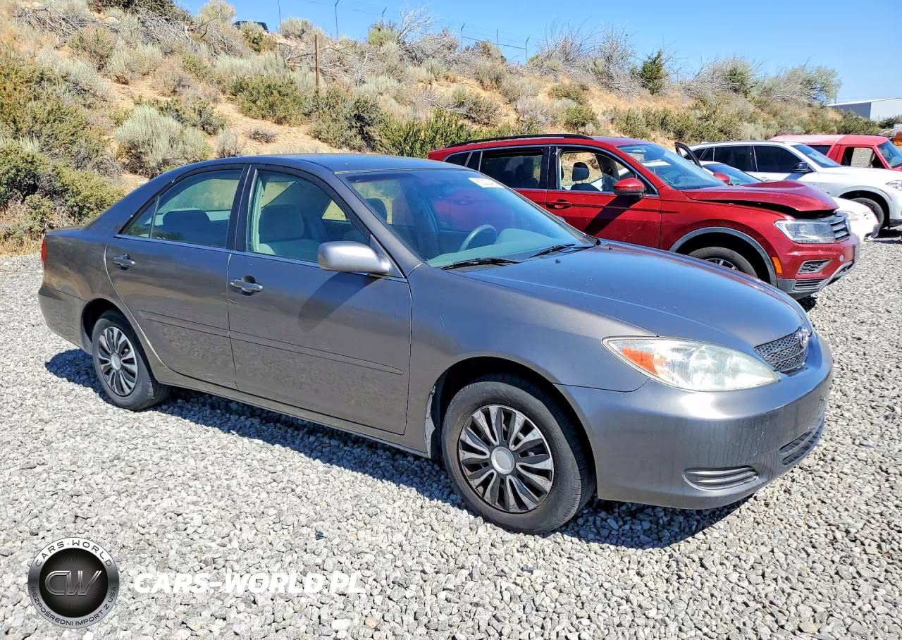 2003 Toyota Camry Le VIN:4T1BE32K13U682826 - 4