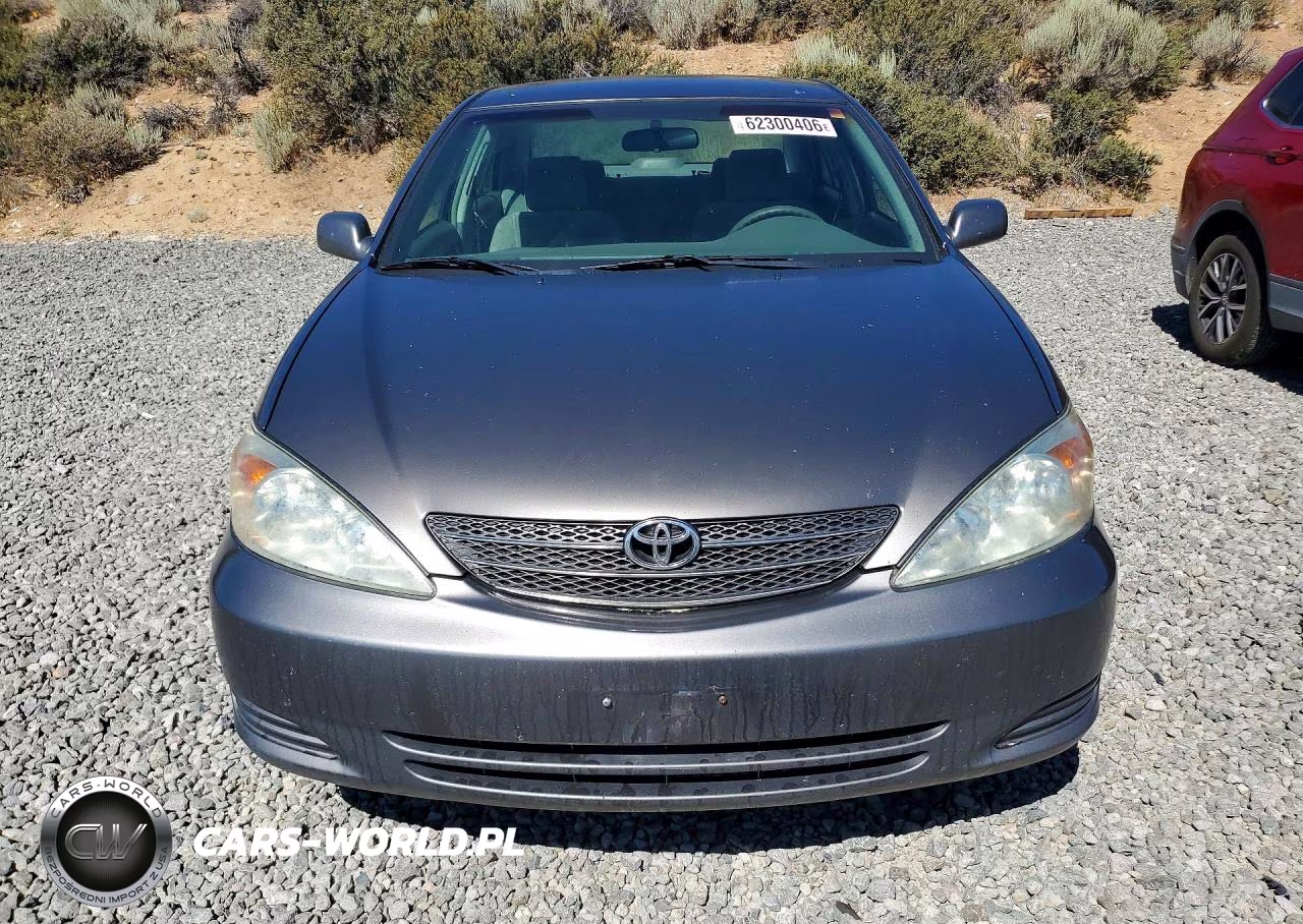2003 Toyota Camry Le VIN:4T1BE32K13U682826 - 5