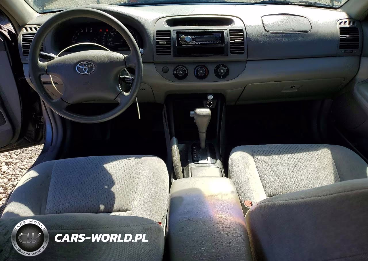 2003 Toyota Camry Le VIN:4T1BE32K13U682826 - 8