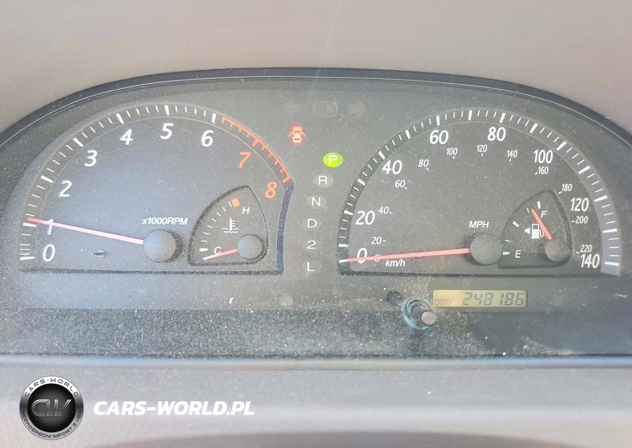 2003 Toyota Camry Le VIN:4T1BE32K13U682826 - 9