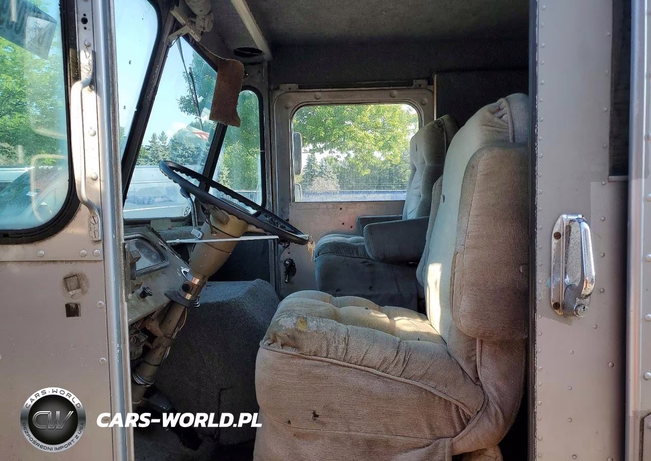 1981 Chevrolet Uk VIN:PS329F829831 - 11