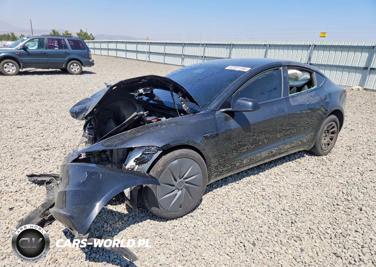 2026 Tesla Model 3 – zdjęcie 1 z 12
