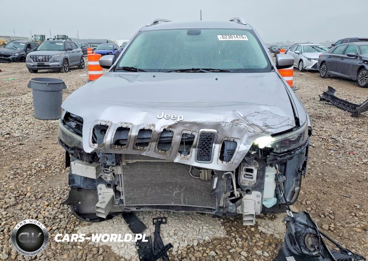 2019 Jeep Cherokee Latitude Plus VIN:1C4PJLLB8KD151304 - 11