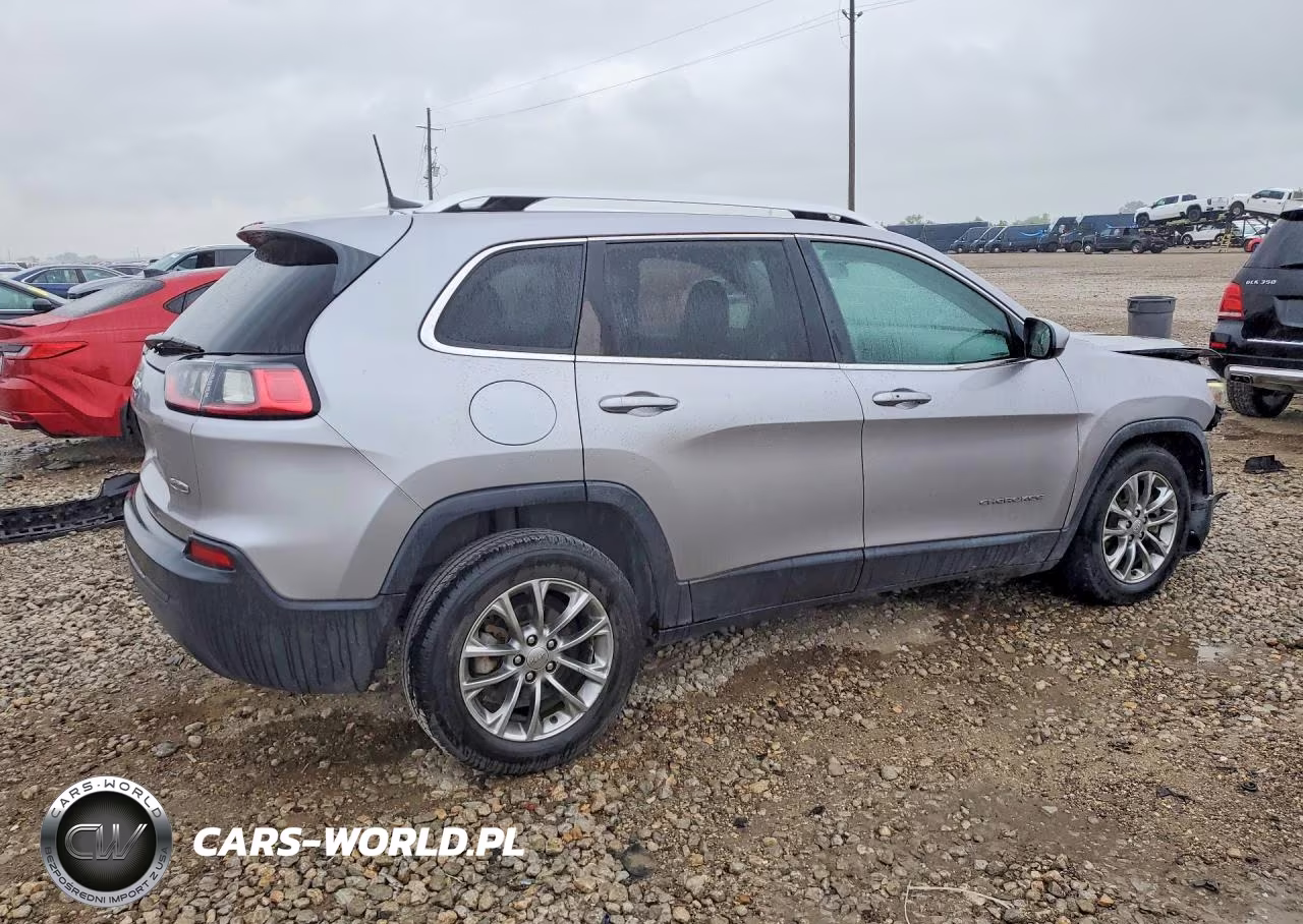 2019 Jeep Cherokee Latitude Plus VIN:1C4PJLLB8KD151304 - 3