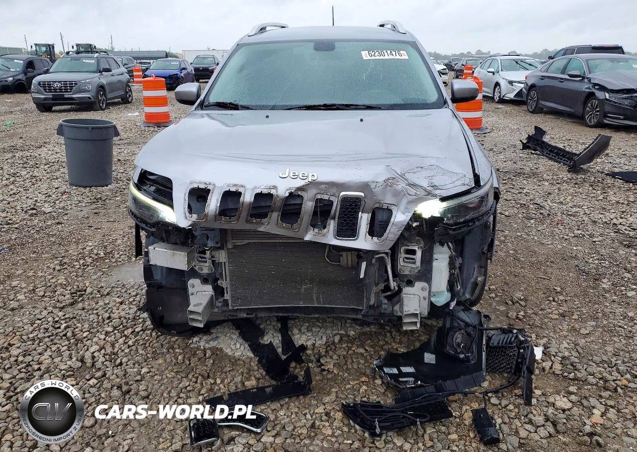 2019 Jeep Cherokee Latitude Plus VIN:1C4PJLLB8KD151304 - 5