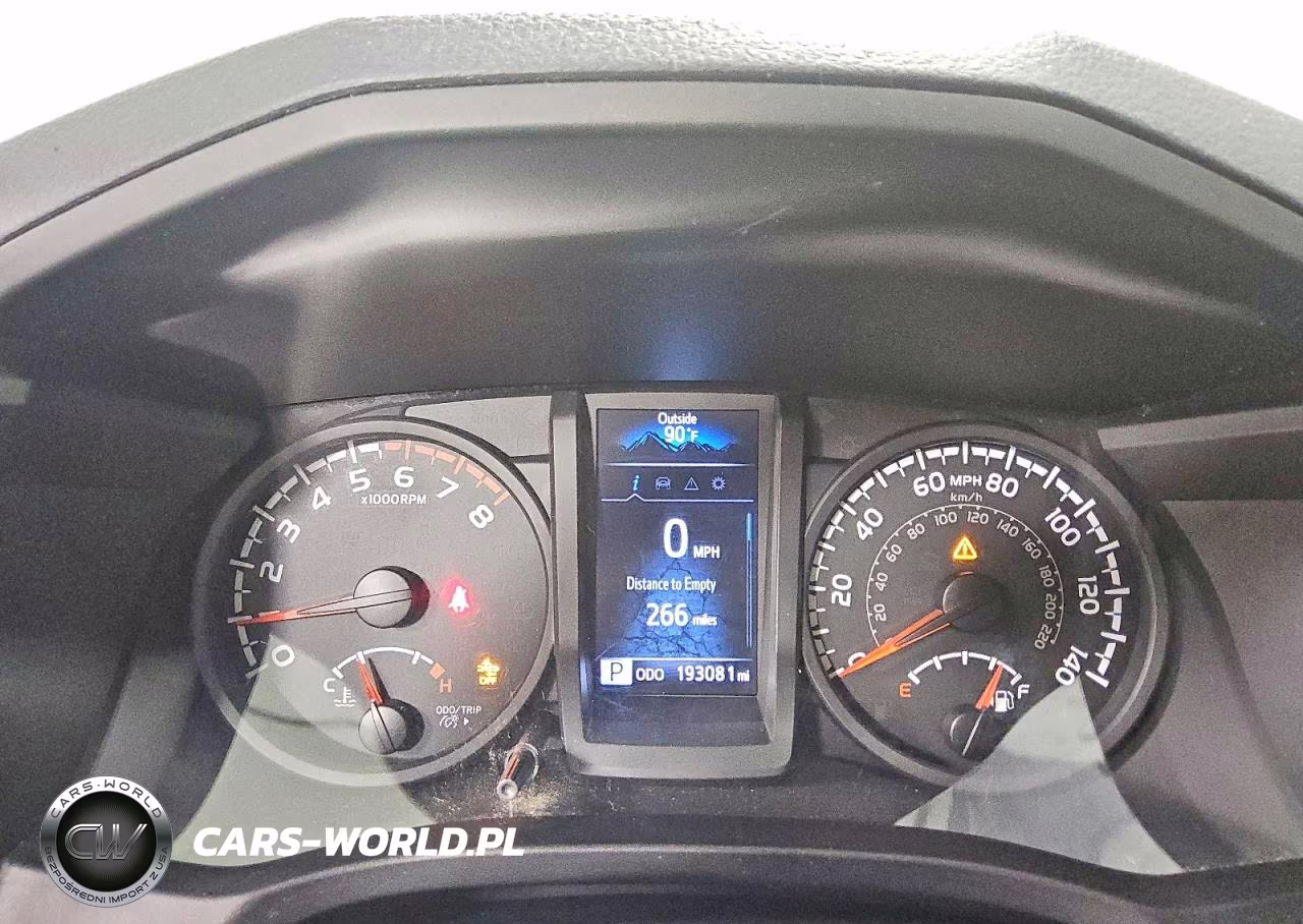 2018 Toyota Tacoma Sr VIN:5TFRX5GN3JX118943 - 9