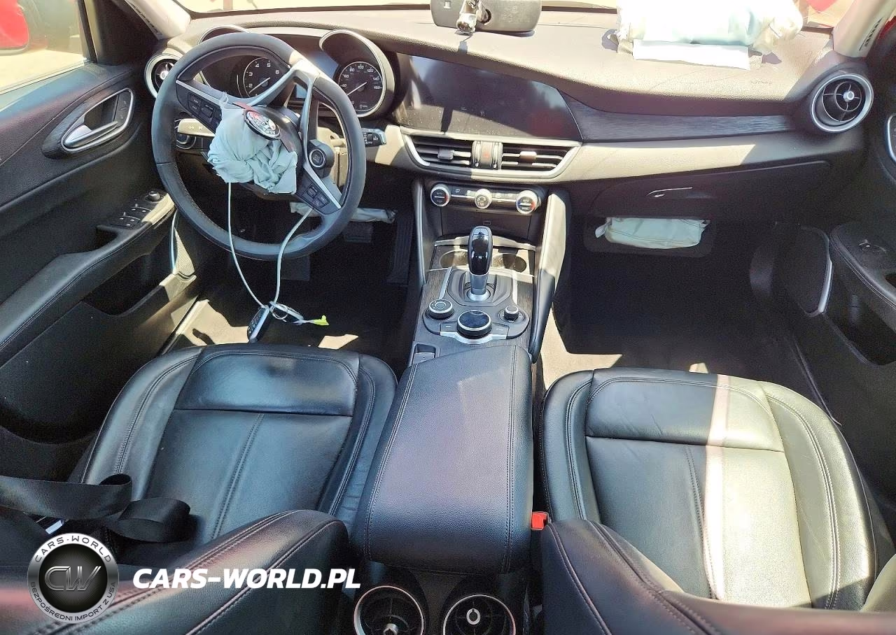 2018 Alfa Romeo Giulia VIN:ZARFAEBN7J7598843 - 8
