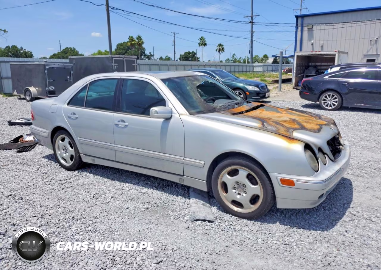 2000 Mercedes-Benz E 320 VIN:WDBJF65J4YB083793 - 4