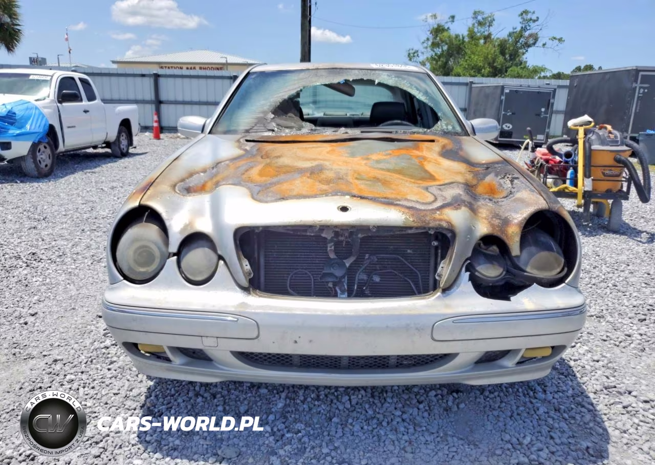 2000 Mercedes-Benz E 320 VIN:WDBJF65J4YB083793 - 5