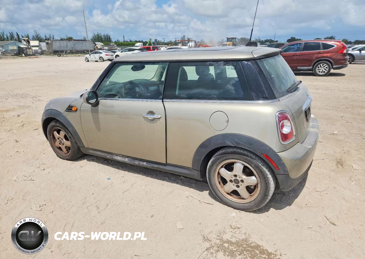 2011 Mini Cooper VIN:WMWSU3C58BTX96727 - 2