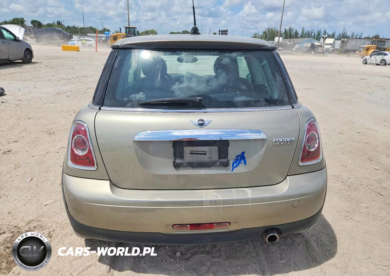 2011 Mini Cooper VIN:WMWSU3C58BTX96727 - 6