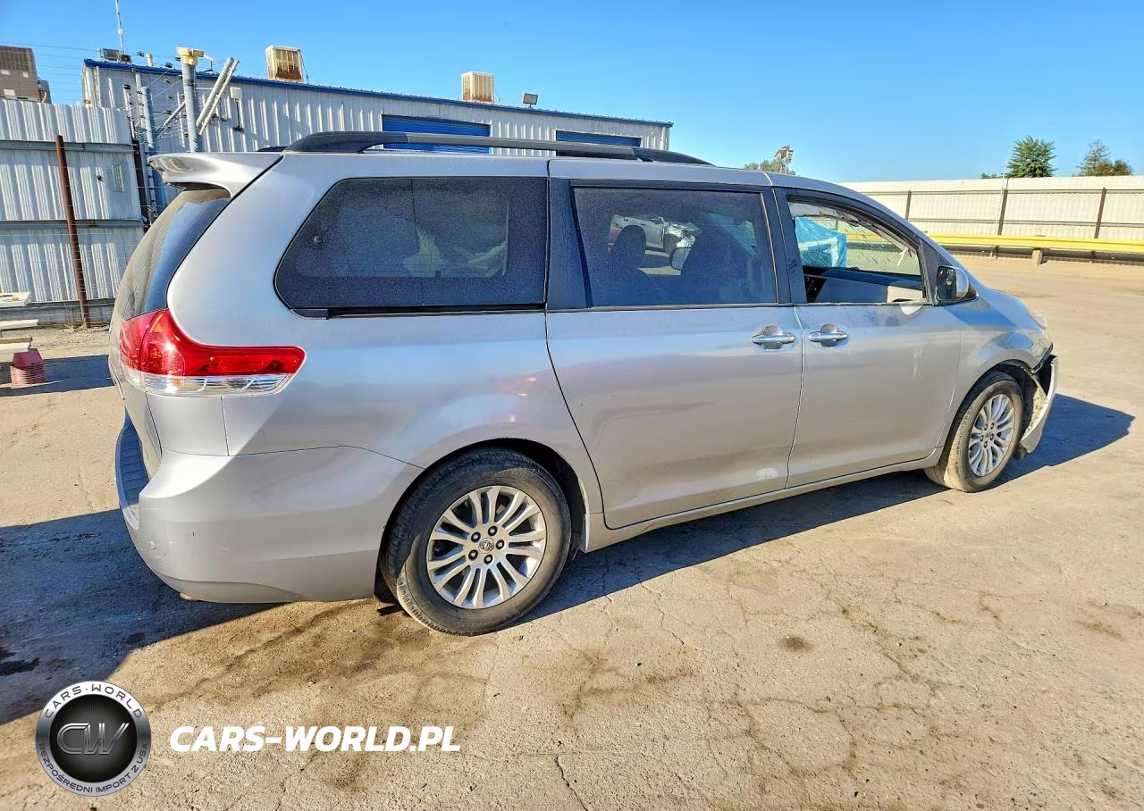 2011 Toyota Sienna Xle 8-Passenger VIN:5TDYK3DC4BS062939 - 3
