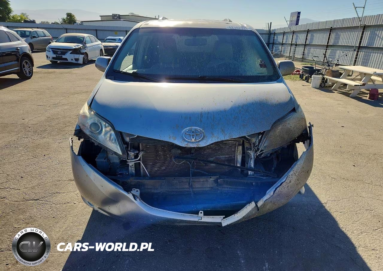 2011 Toyota Sienna Xle 8-Passenger VIN:5TDYK3DC4BS062939 - 5