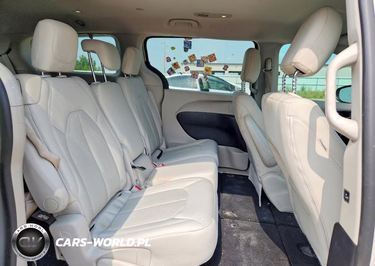 2017 Chrysler Pacifica Touring VIN:2C4RC1DG9HR587697 - 11