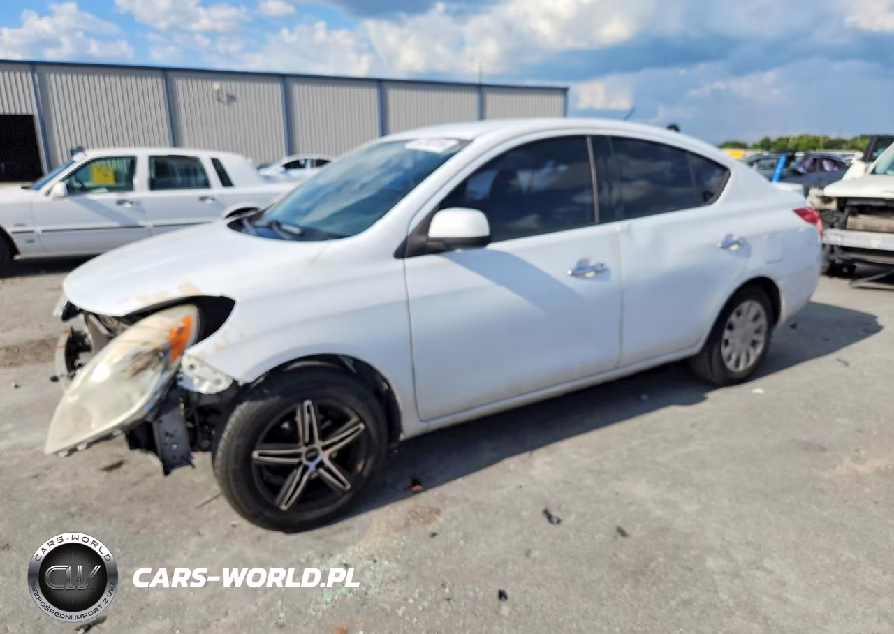 2014 Nissan Versa 1.6 Sv – zdjęcie 1 z 12
