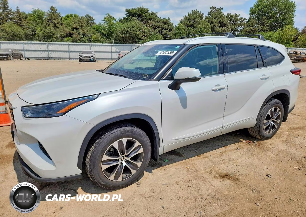 2022 Toyota Highlander Xle VIN:5TDGZRBH6NS584078 - 1