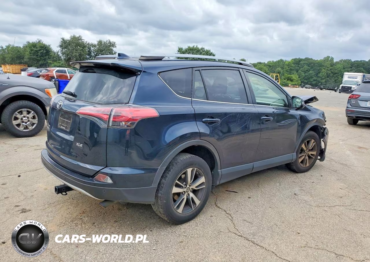 2018 Toyota Rav4 Xle VIN:JTMWFREV8JJ740862 - 3