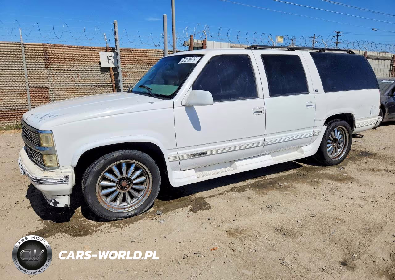 1999 Chev Suburban 1500 Ls 4D