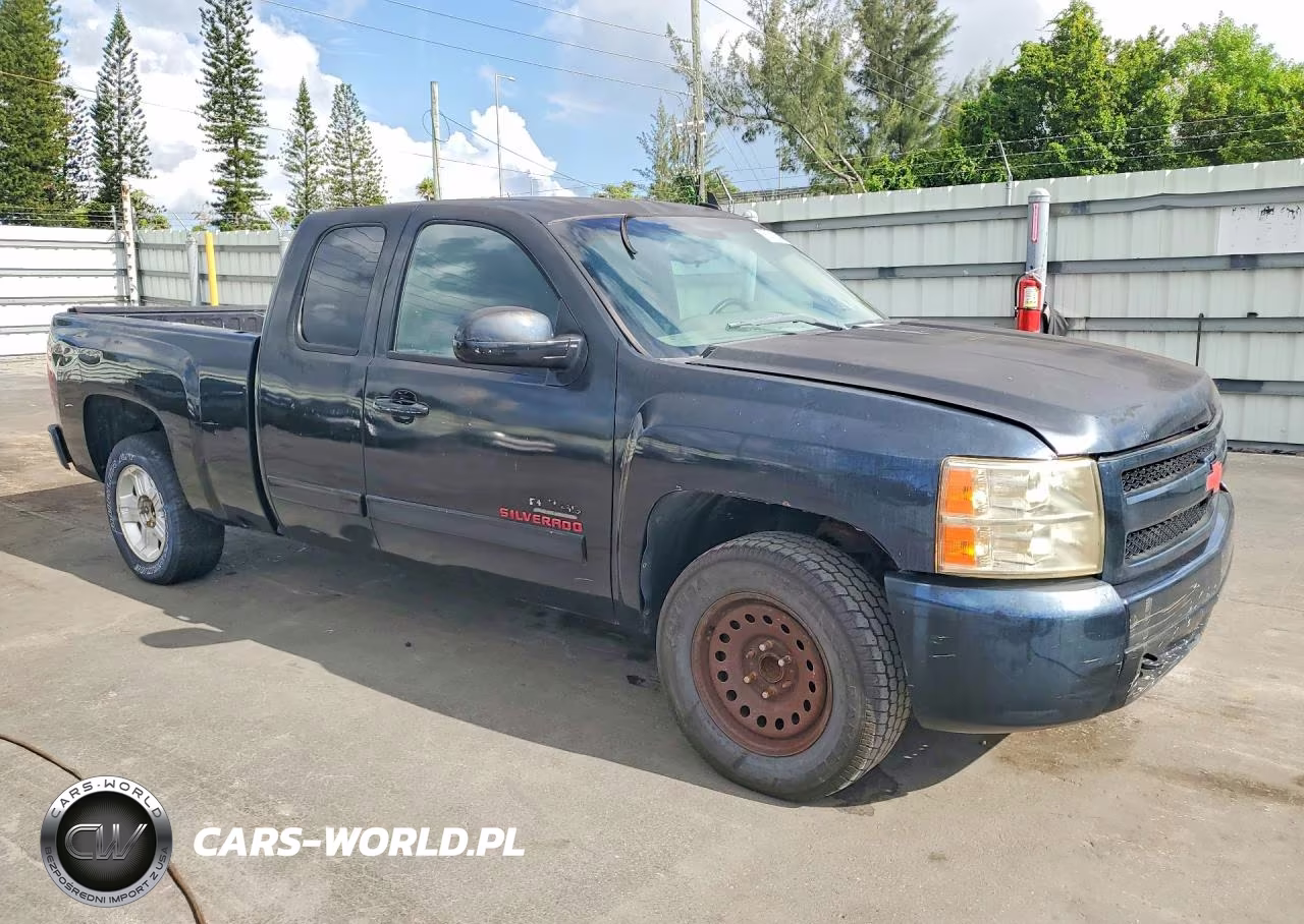 2008 Chevrolet Silverado C1500 VIN:2GCEC19J781238054 - 4