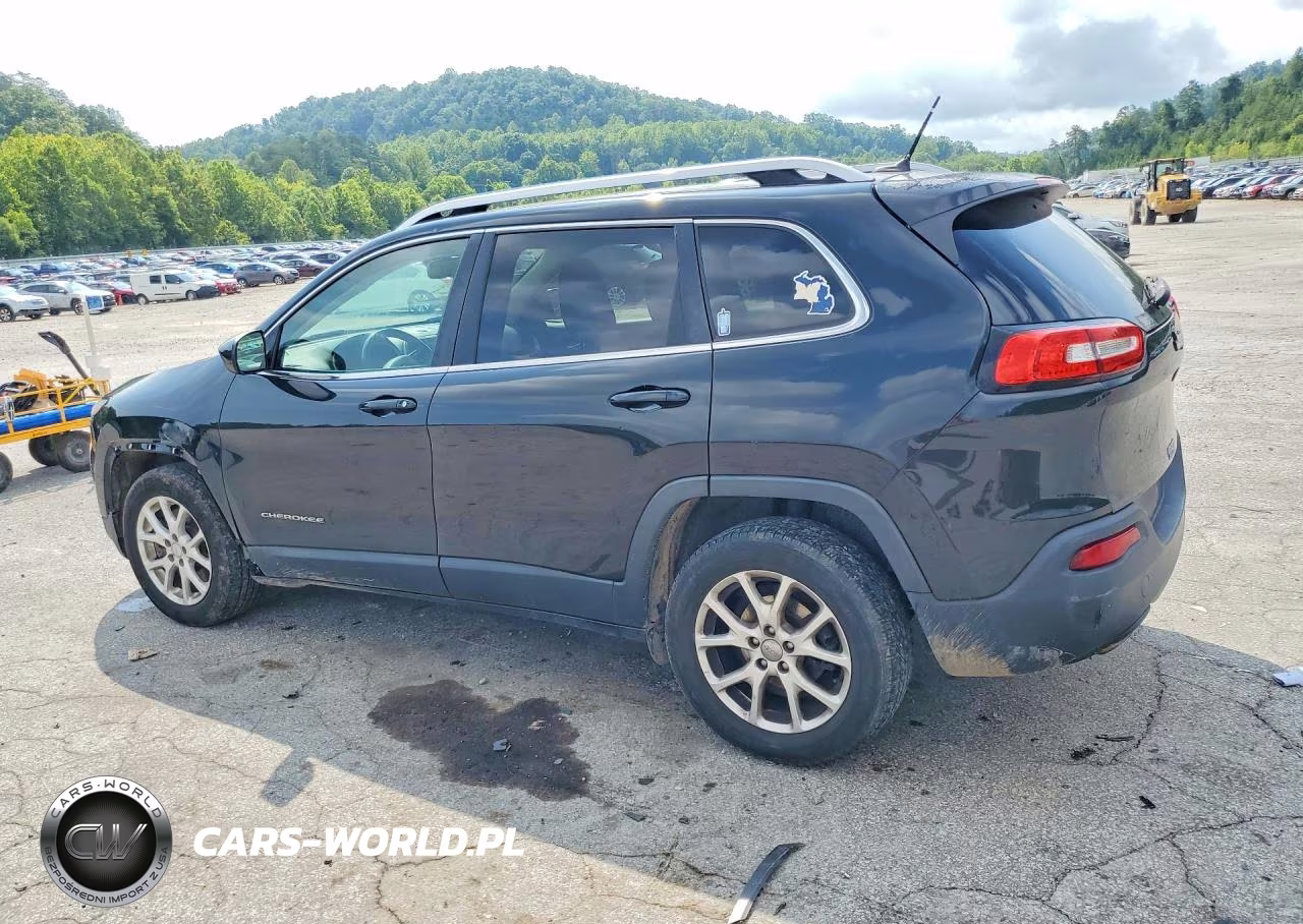 2015 Jeep Cherokee Latitude VIN:1C4PJLCB0FW741748 - 2