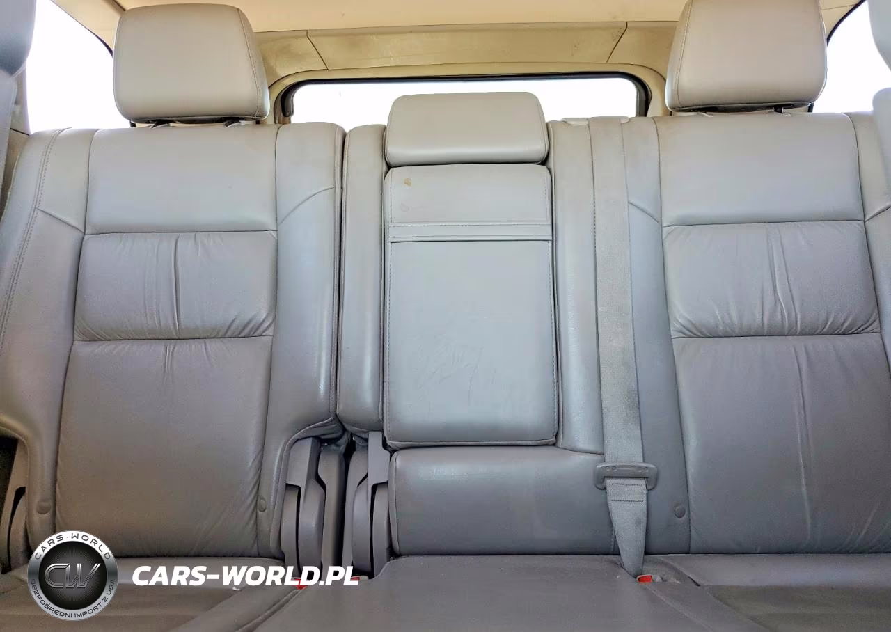2011 Jeep Grand Cherokee Laredo VIN:1J4RR4GG2BC563666 - 10
