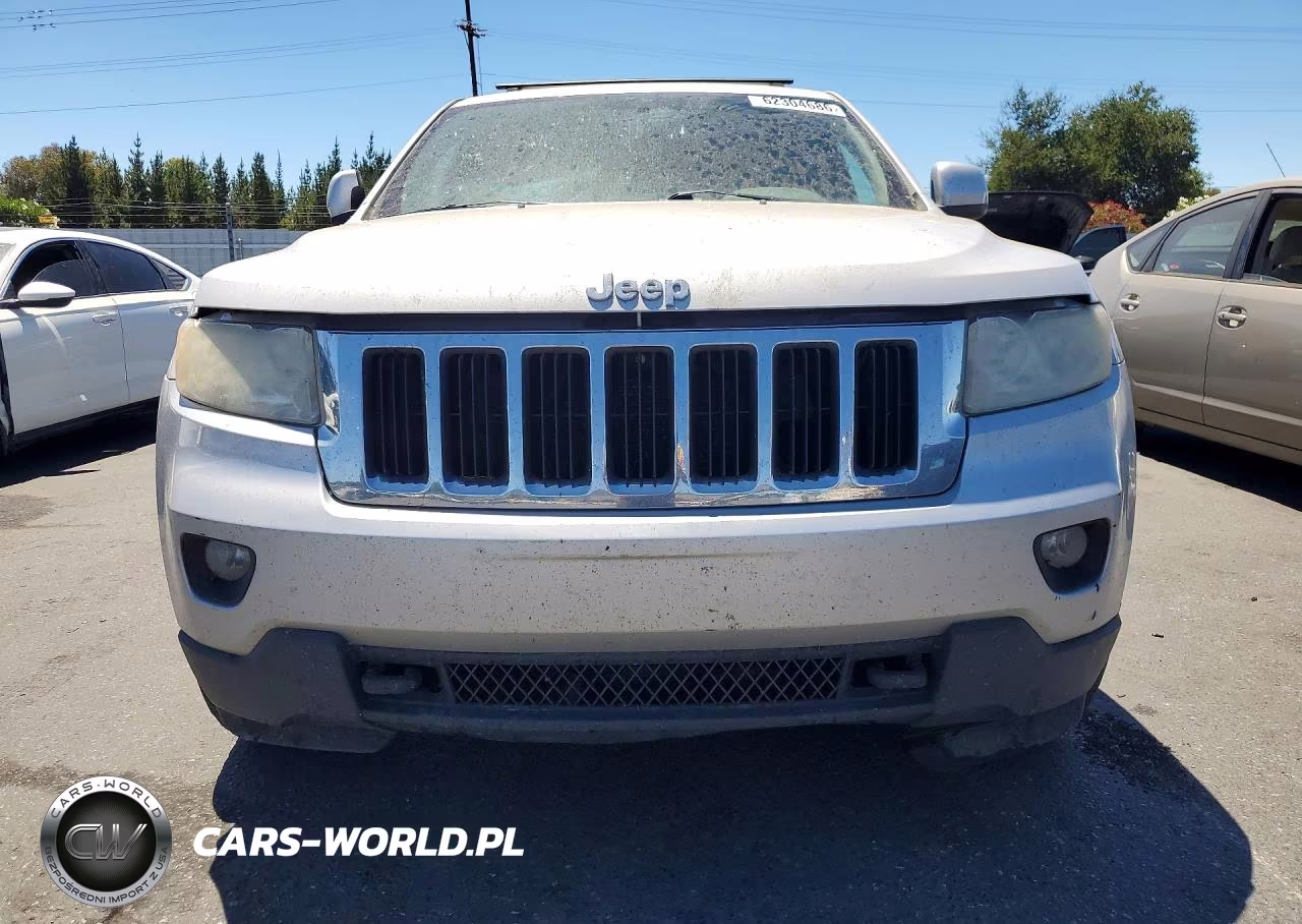 2011 Jeep Grand Cherokee Laredo VIN:1J4RR4GG2BC563666 - 5