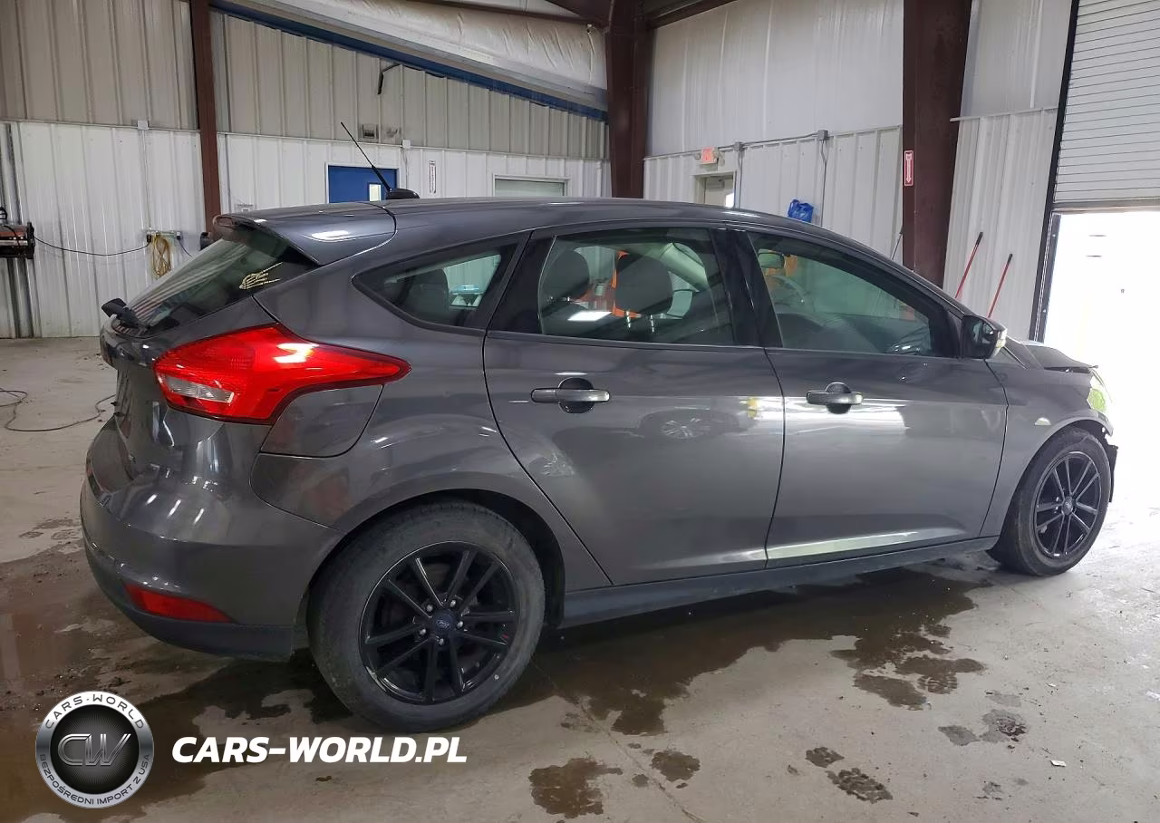 2015 Ford Focus Se VIN:1FADP3K25FL259786 - 3