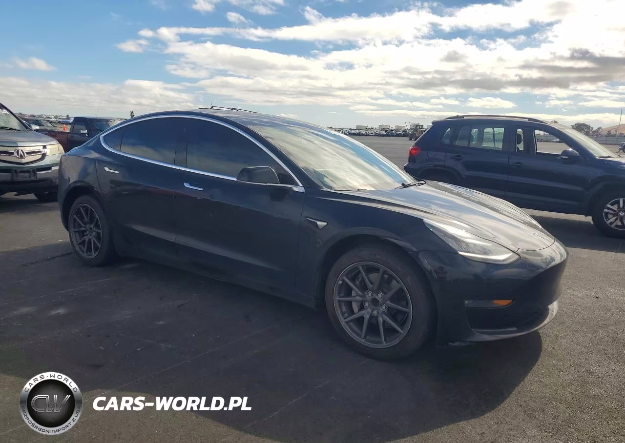 2019 Tesla Model 3 VIN:5YJ3E1EA9KF398416 - 4