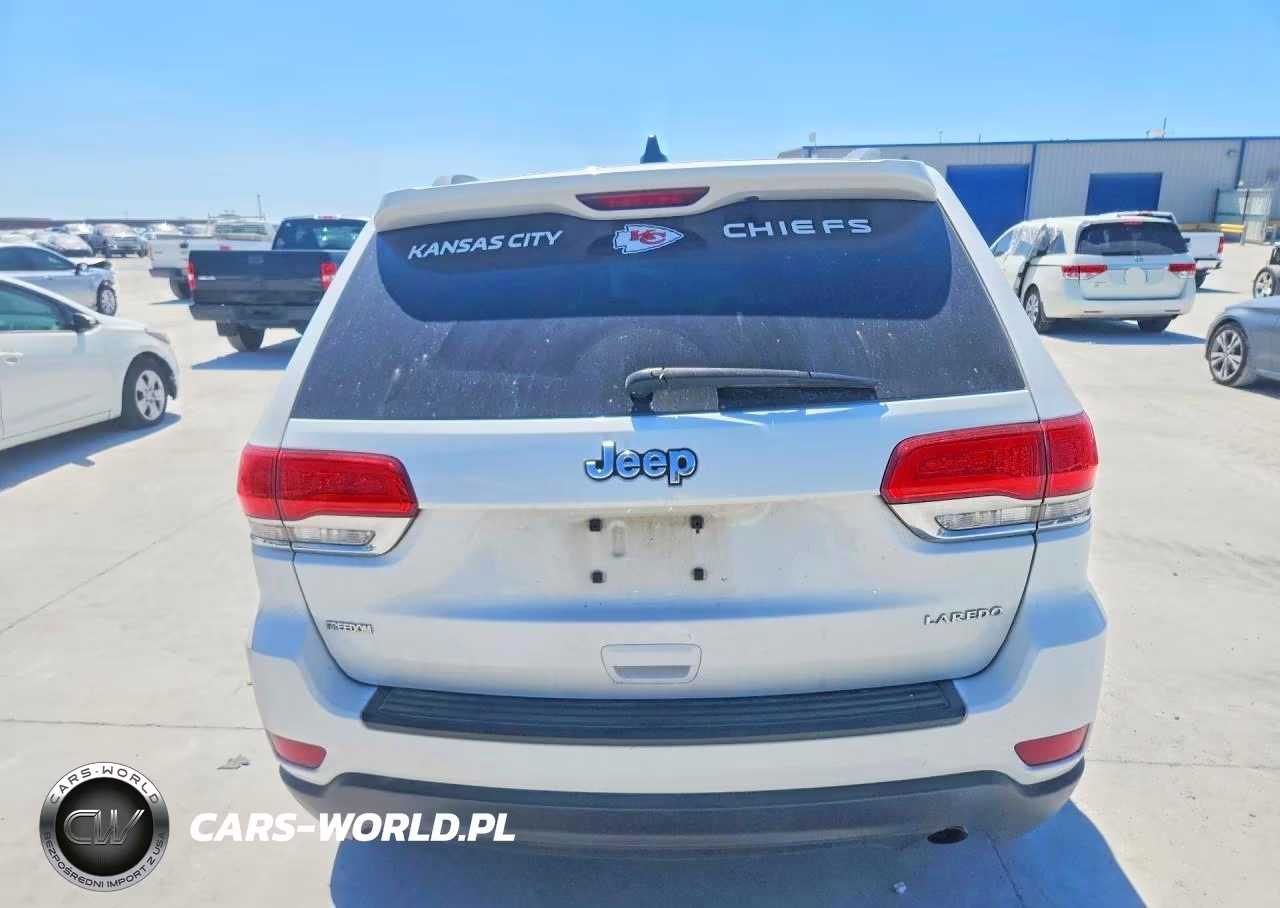 2015 Jeep Grand Cherokee Laredo VIN:1C4RJEAG7FC613981 - 6