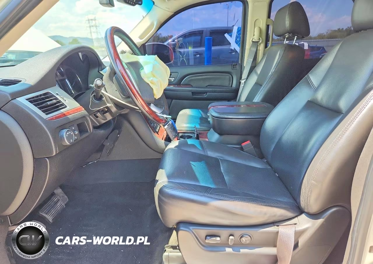 2007 Cadillac Escalade Luxury VIN:1GYFK63827R348567 - 7