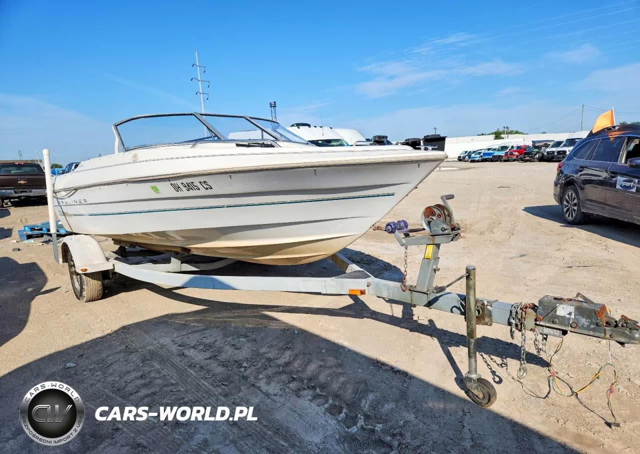 2000 Bayliner Boat - Boat