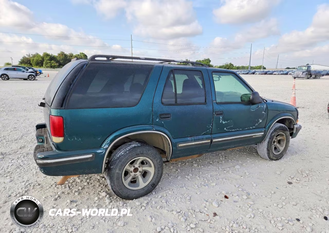 1998 Chevrolet Blazer VIN:1GNCS13W3W2252004 - 3