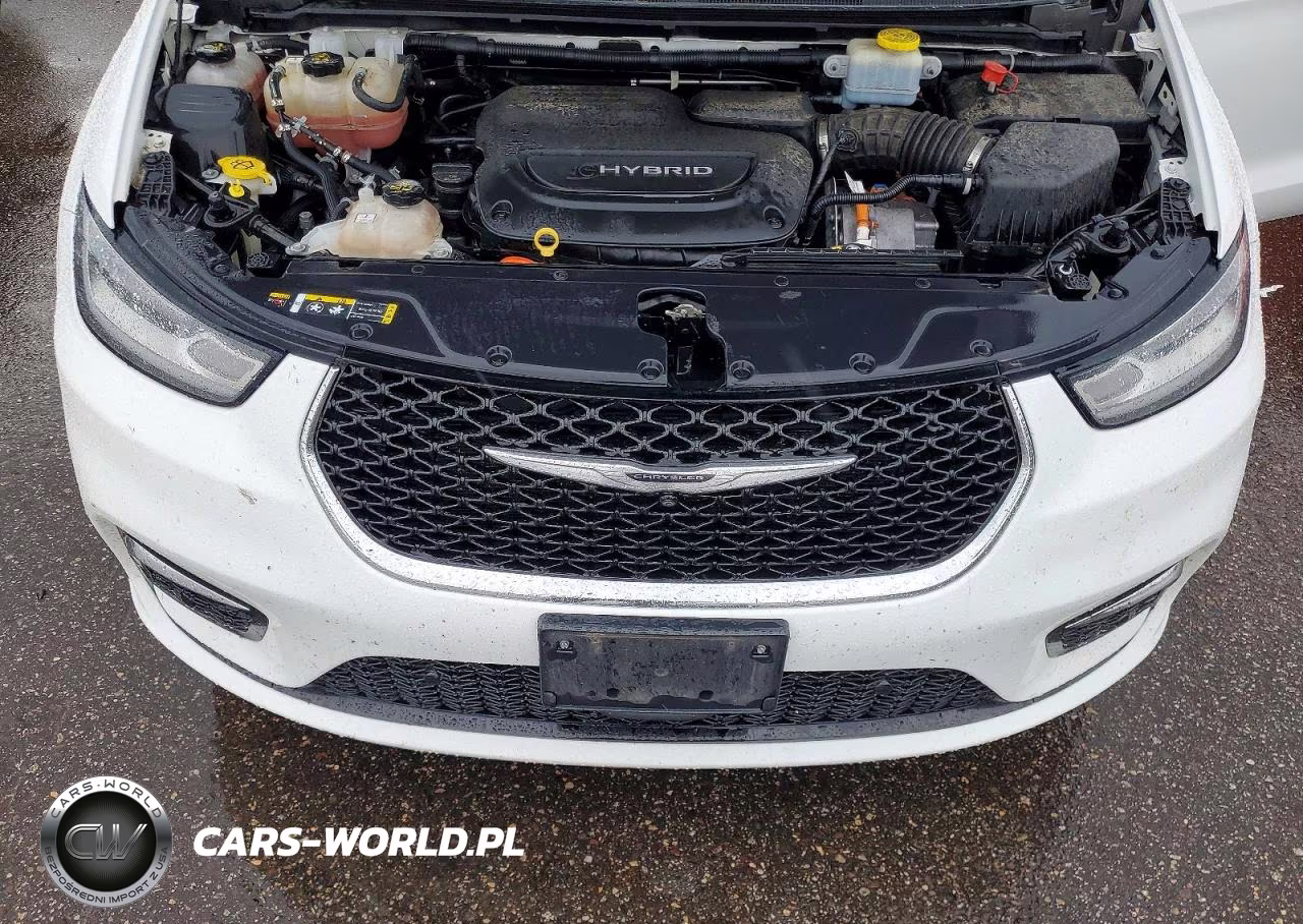 2022 Chrysler Pacifica Hybrid Touring L VIN:2C4RC1L72NR121638 - 12