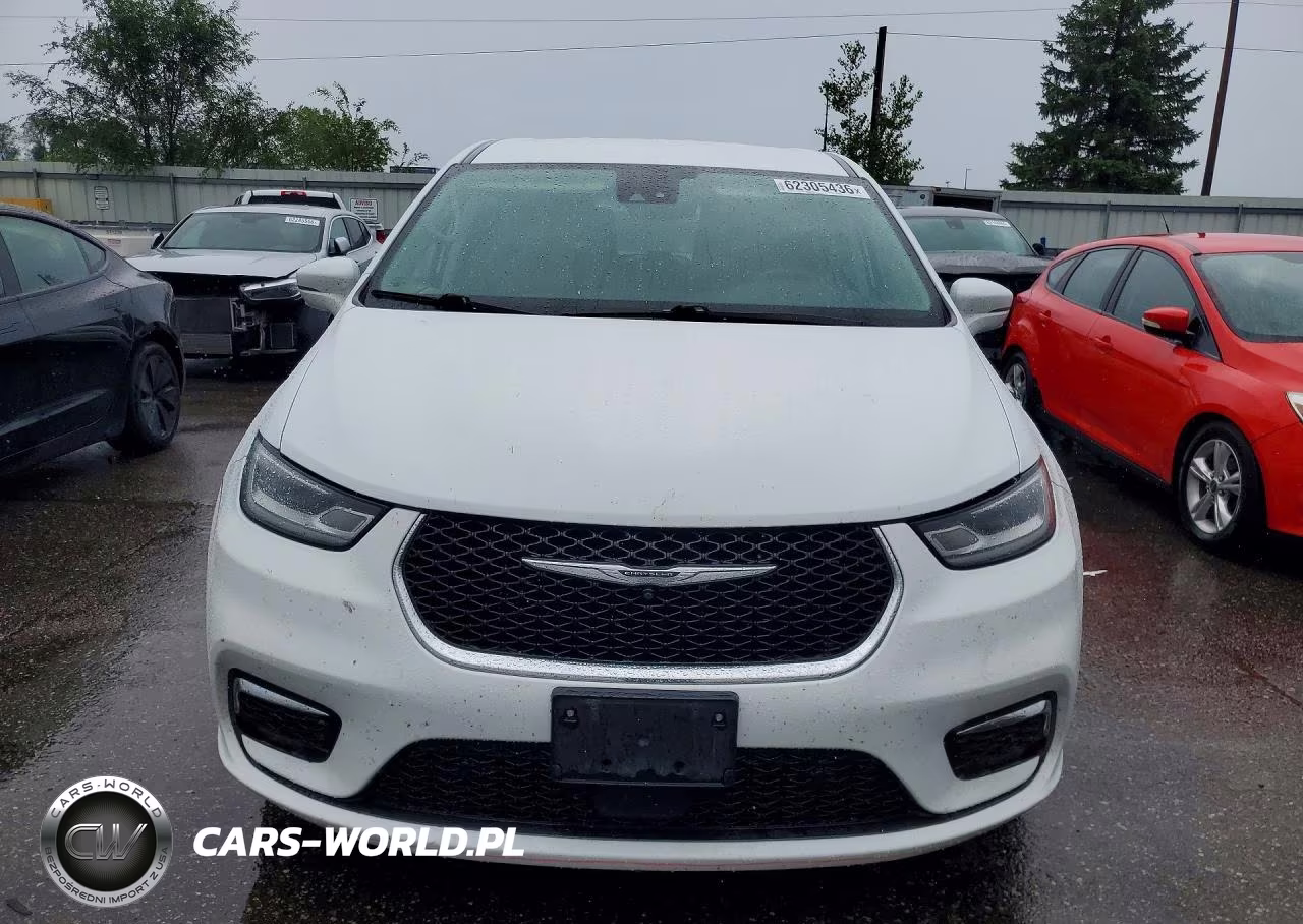 2022 Chrysler Pacifica Hybrid Touring L VIN:2C4RC1L72NR121638 - 5