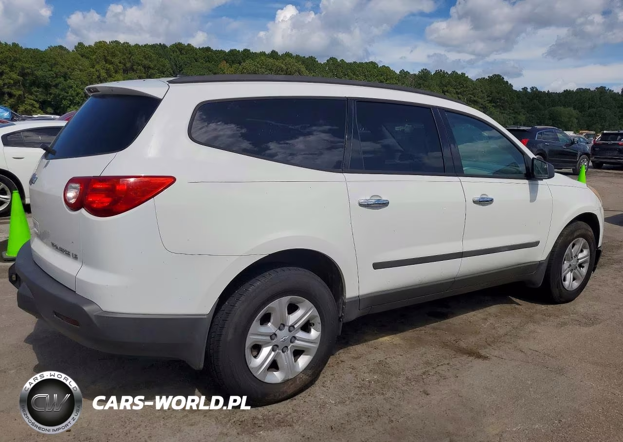 2010 Chevrolet Traverse Ls VIN:1GNLREED0AS117926 - 3