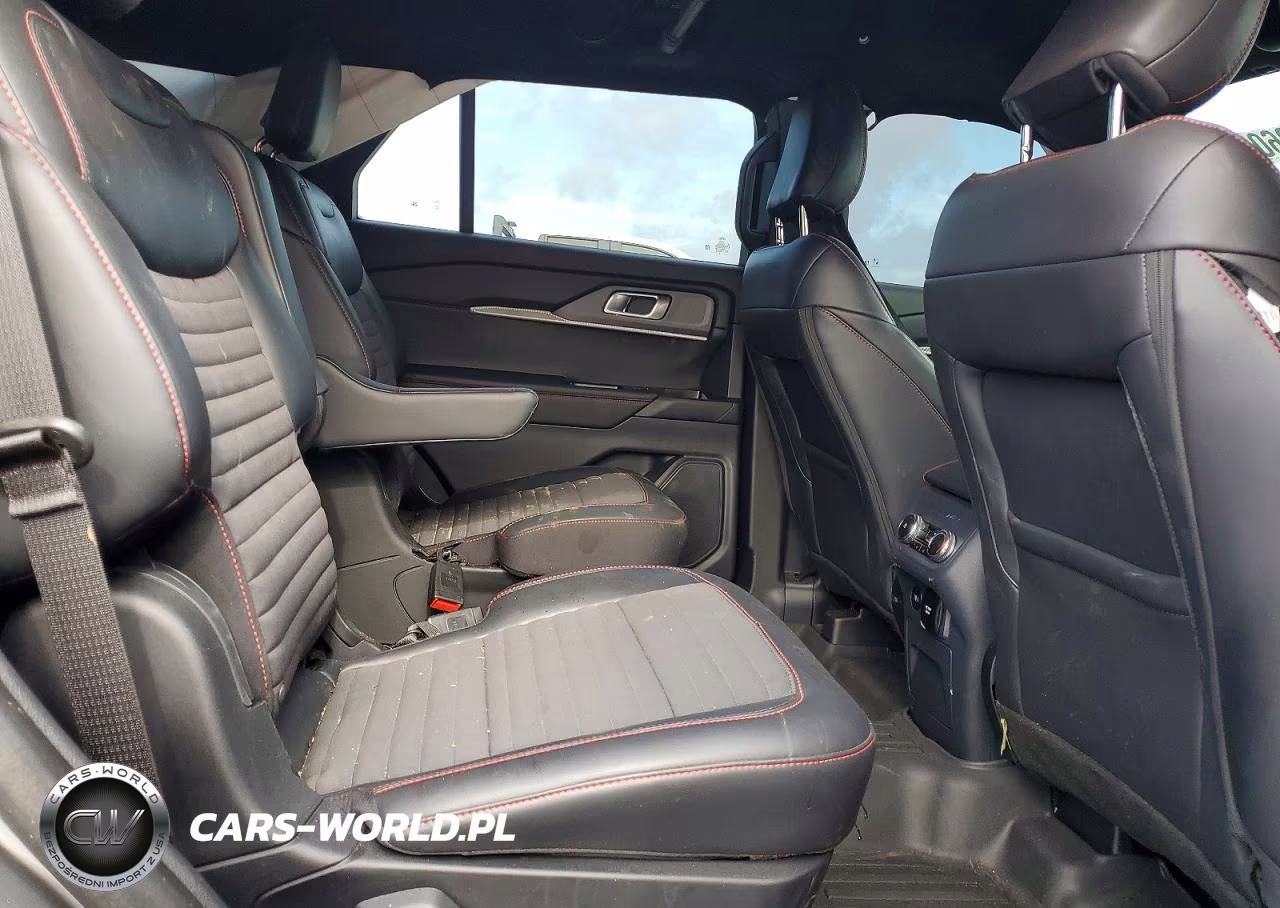 2025 Ford Explorer St-Line VIN:1FMUK7KHXSGC58135 - 10