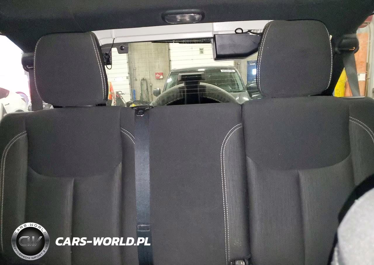 2016 Jeep Wrangler Unlimited Sahara VIN:1C4HJWEGXGL257183 - 10
