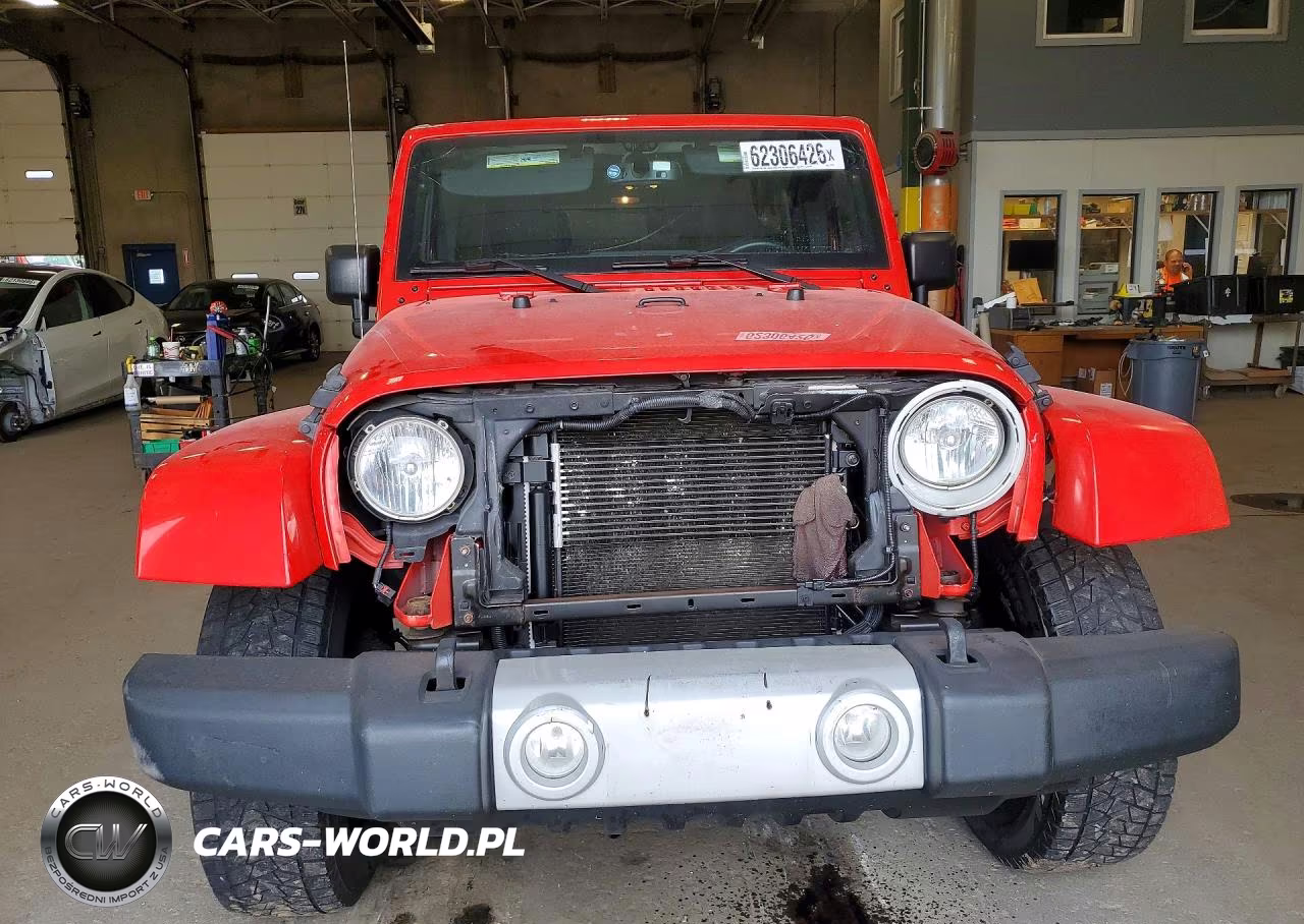 2016 Jeep Wrangler Unlimited Sahara VIN:1C4HJWEGXGL257183 - 5