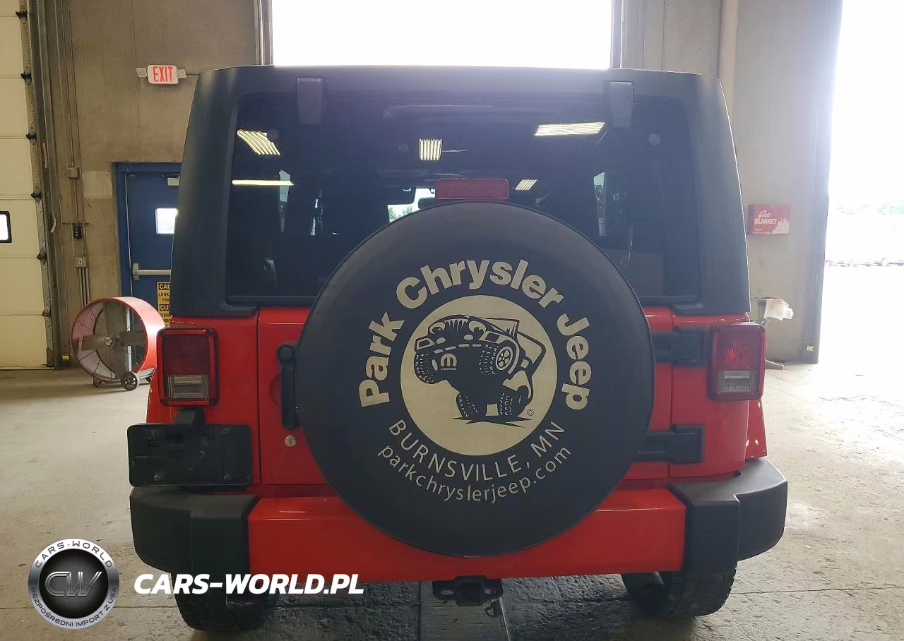 2016 Jeep Wrangler Unlimited Sahara VIN:1C4HJWEGXGL257183 - 6