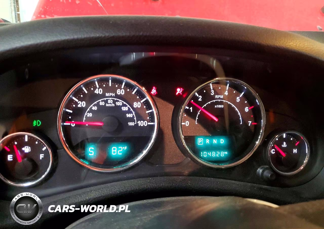 2016 Jeep Wrangler Unlimited Sahara VIN:1C4HJWEGXGL257183 - 9